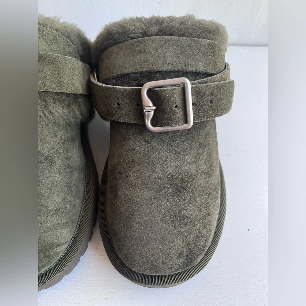 🔴SOLD🔴 BURBERRY Snug Genuine Shearling Clog 38- Loch - Picture 11 of 13